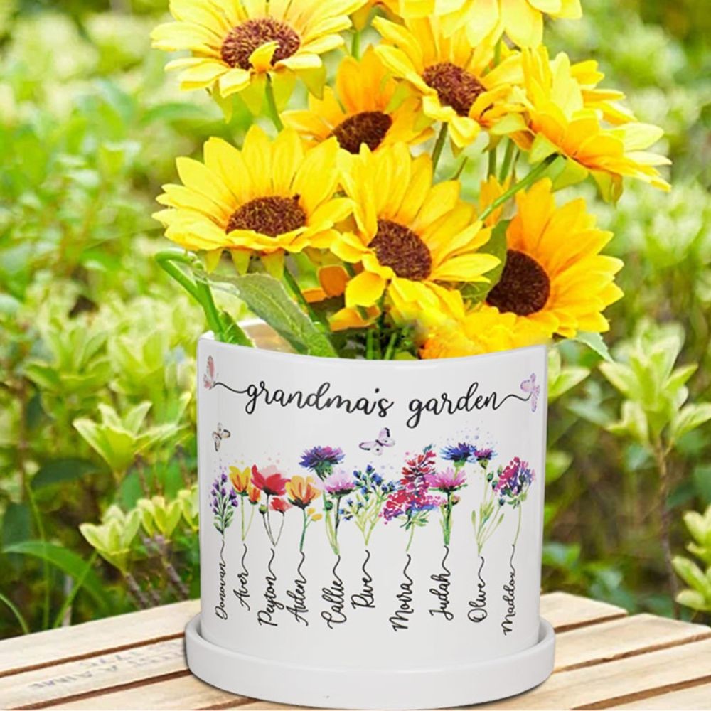 Personalized Birth Month Flower Pots with Grandkids Names, Mothers Day Gift for Mum,Gigi, Grammy, Mom, Nana